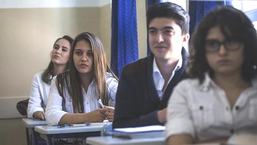 son-dakika-o-okullar-icin-sok-karar-milyonlarca-ogrenciyi-ilgilendiriyor-beden-egitimi-dersi-kaldirildi-2.jpg