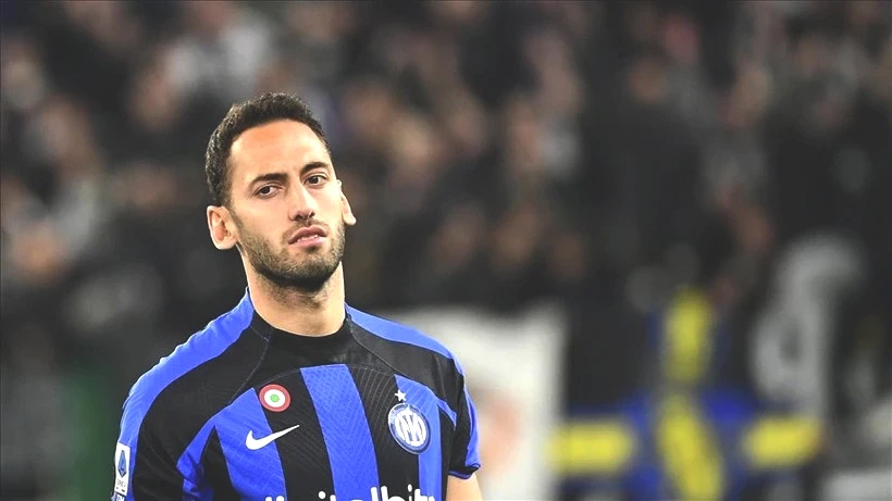 Hakan Çalhanoğlu'ndan Transfer Sorusuna Kaçamak Yanıt! Yanında da Galatasaraylı Yıldız Vardı - Resim: 3