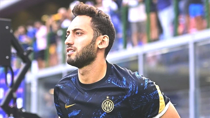 Hakan Çalhanoğlu'ndan Transfer Sorusuna Kaçamak Yanıt! Yanında da Galatasaraylı Yıldız Vardı - Resim: 2