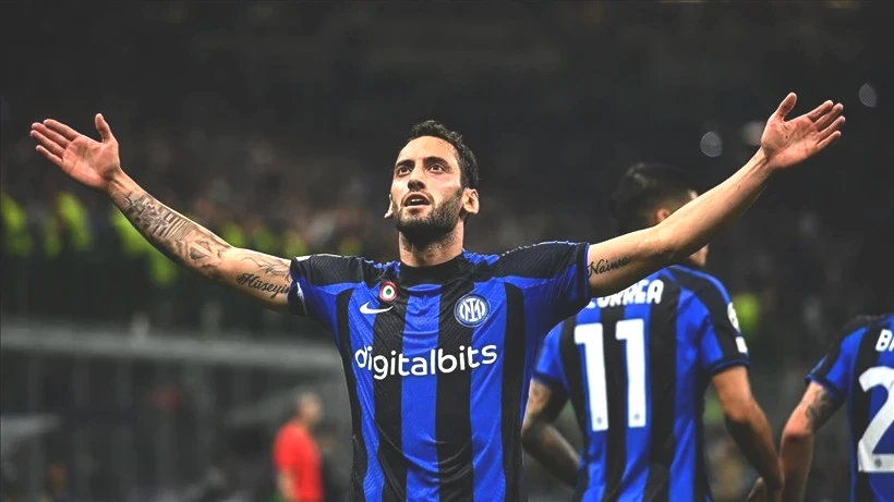 Hakan Çalhanoğlu'ndan Transfer Sorusuna Kaçamak Yanıt! Yanında da Galatasaraylı Yıldız Vardı - Resim: 4